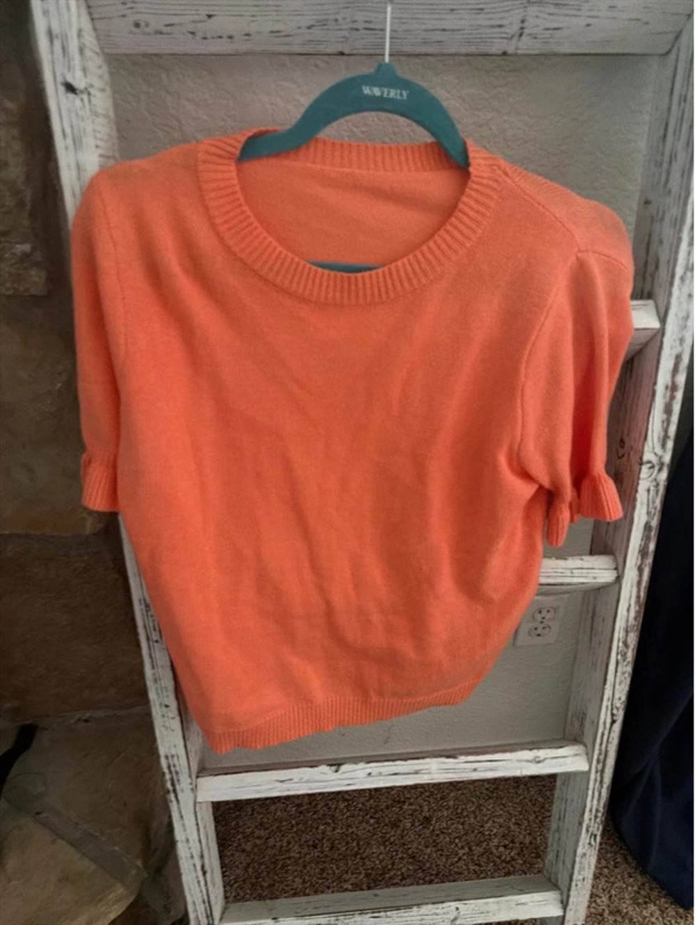 Women’s Large Orange Ruffle Sleeve Short Sleeve Sweater